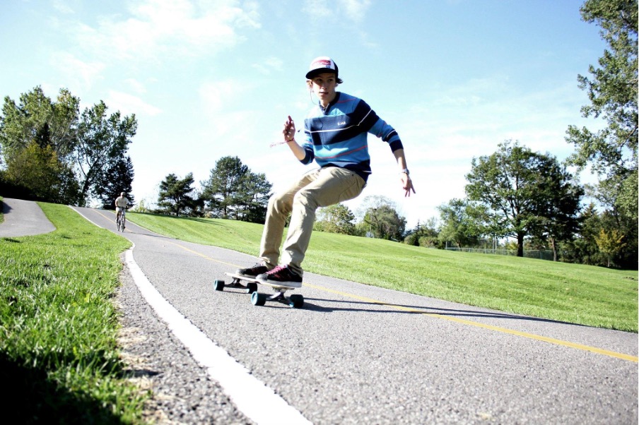 Longboard downhill