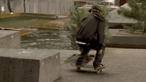 A GIF image of Tyler Bledsoe skateboarding