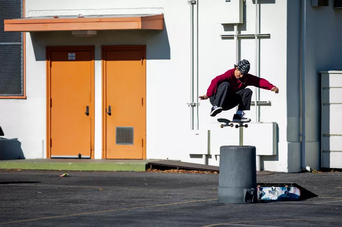 Alexis Sablone skateboarding