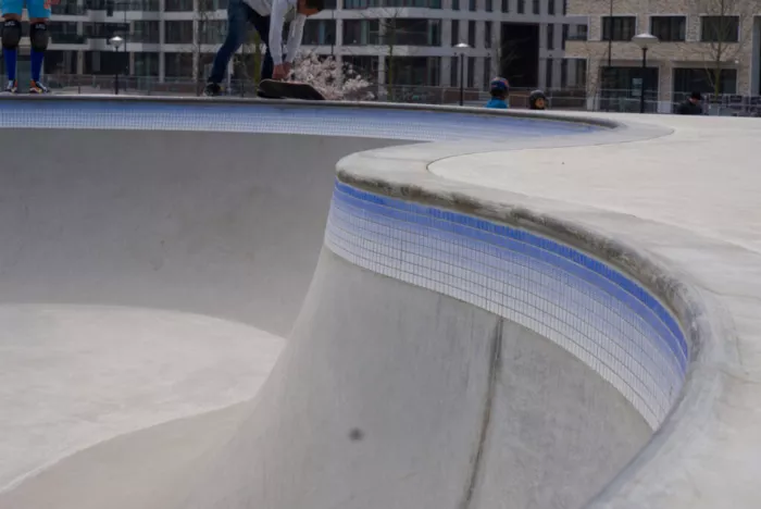 Concrete skate bowl