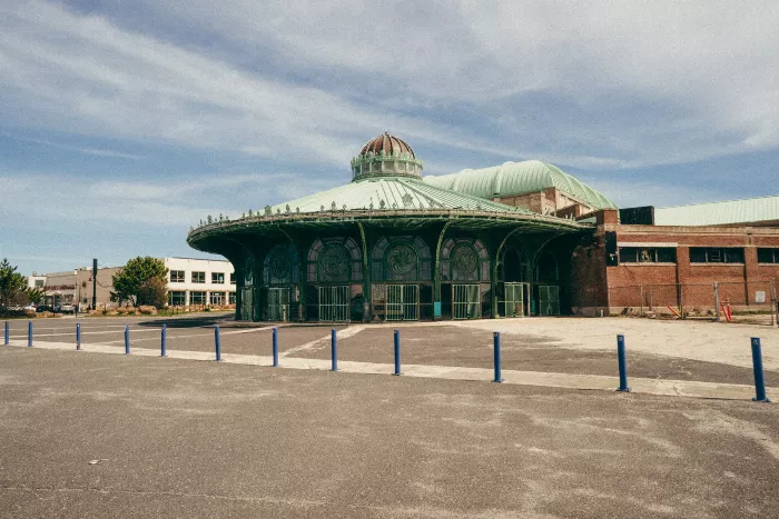 Fred Gall at the abandoned Casino Skatepark