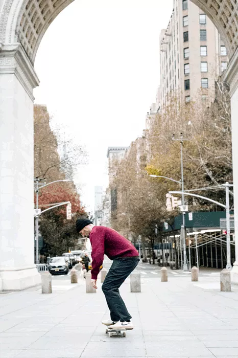 Gino Iannucci doing a no comply trick