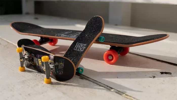 Hand and finger skateboards