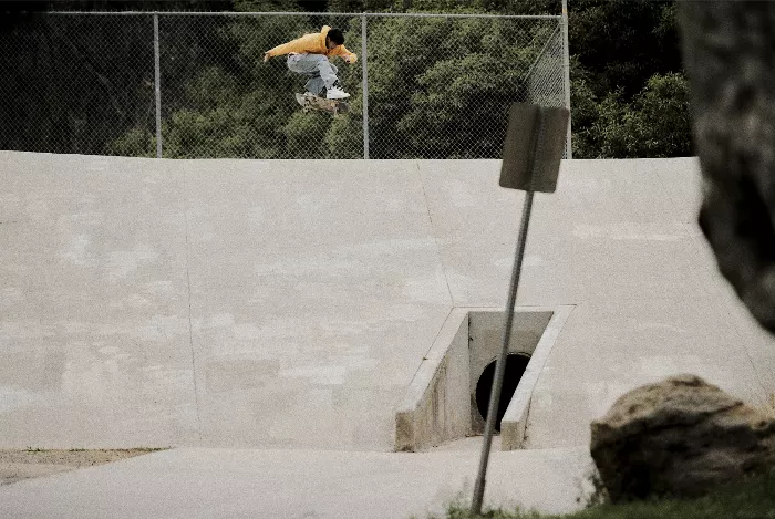 Heitor performing a Nollie Inward trick