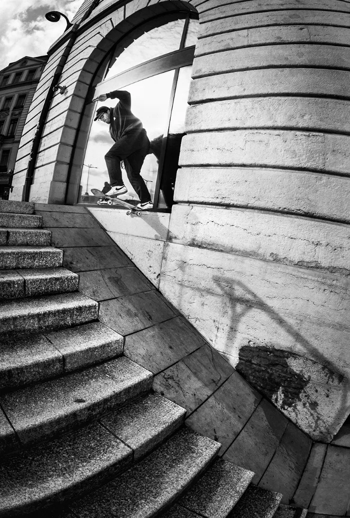 Jeremie Daclin performing a slappy grind on a curb