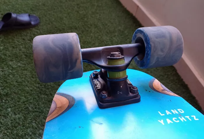 Landyachtz Dinghy front bear truck detail