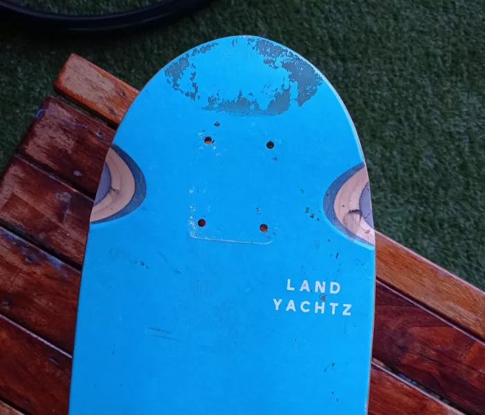 Landyachtz Dinghy honey island details closeup