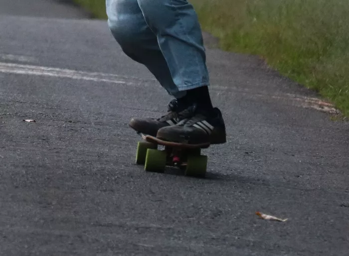 longboard heel hang 1