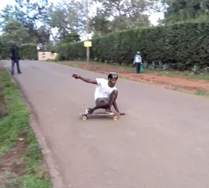 Longboarder with good slide form