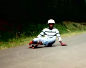 Longboarder with poor slide form