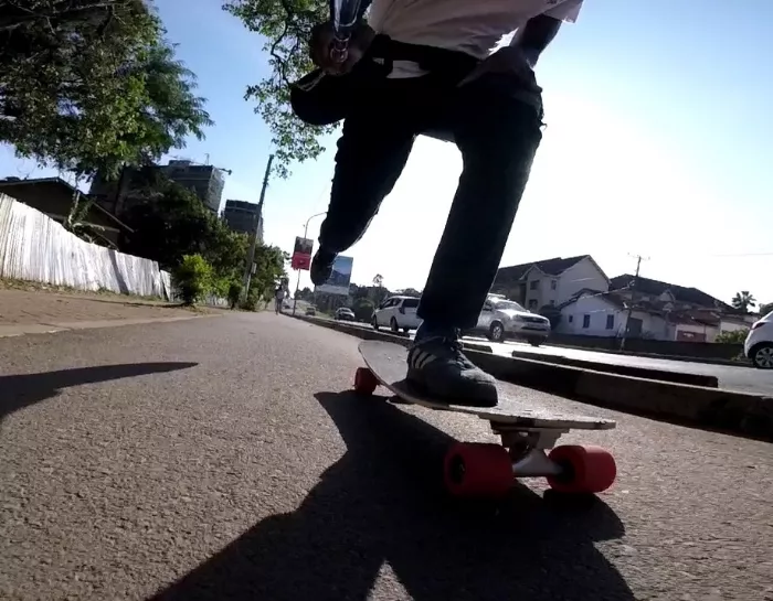 Pushing on a skateboard for long distance