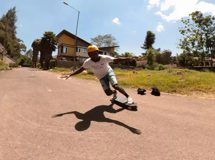 shoulder movement for a longboard slide